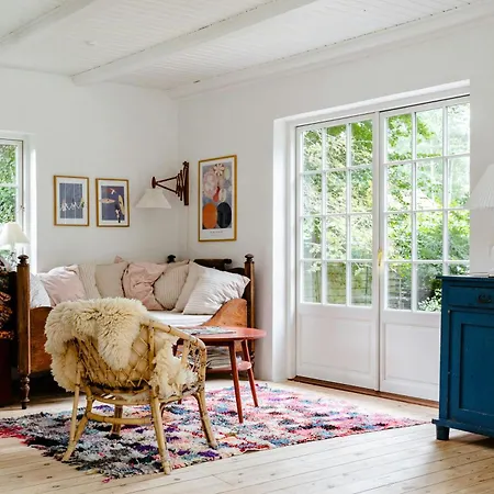 Semesterbostad A Beautiful, Refurbished Summer House From 1927