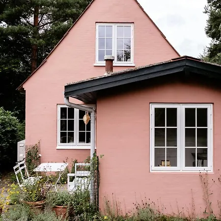 A Beautiful, Refurbished Summer House From 1927 * Rørvig