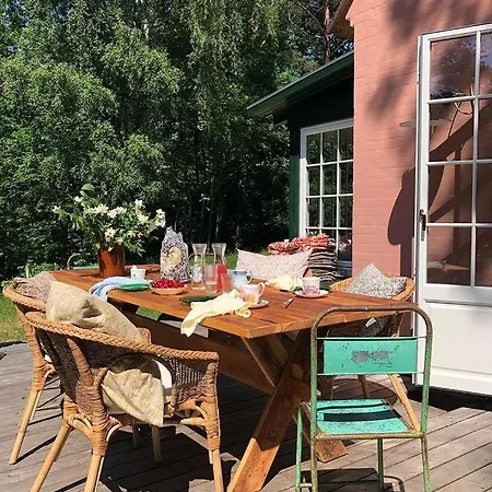 Semesterbostad A Beautiful, Refurbished Summer House From 1927 *
